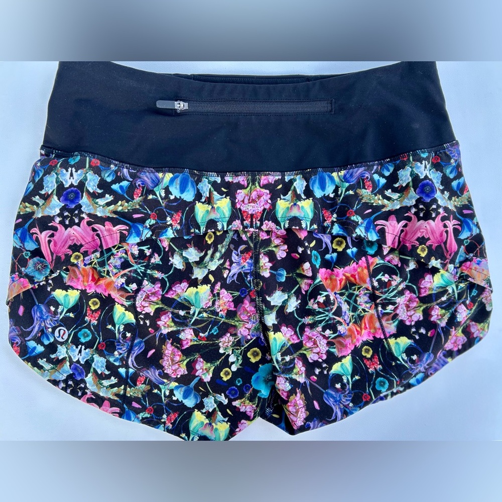 Lululemon Speed Up Shorts size 4 EUC. 4 inch inseam - Picture 4 of 9